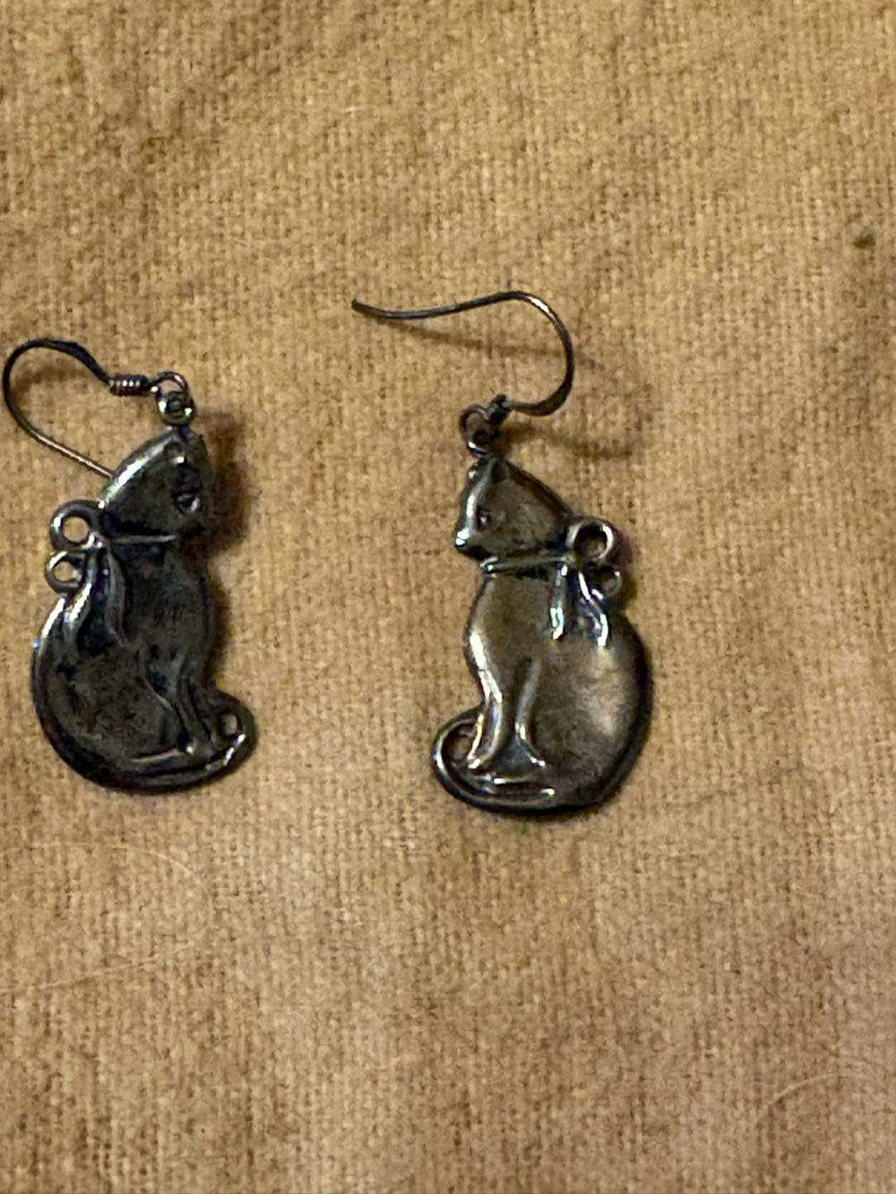 💍3 for $15💍 Silver Cat Dangle Earrings